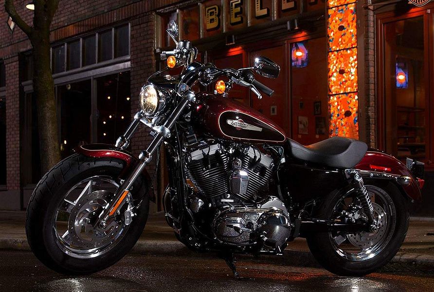 Harley Davidson XL 1200C Sportster Custom (2014-15)